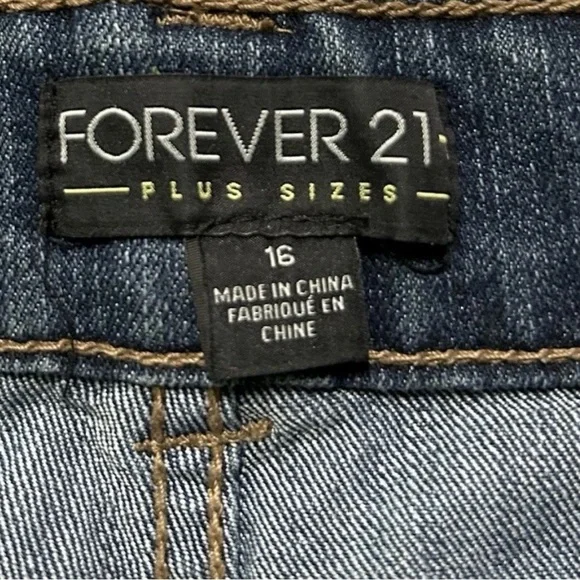 Women’s Forever 21 Jean Shorts Summer Warm Weather Size 16 - Picture 3 of 3